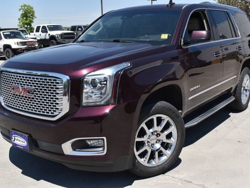 Used 2017 GMC Yukon Denali w/ Open Road Package AWD/4WD image 4