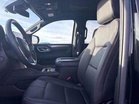 Used 2023 Chevrolet Suburban RST w/ Luxury Package image 14