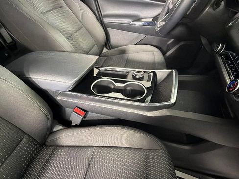 Used 2026 Chevrolet Equinox LT FWD image 34
