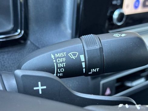 Used 2025 Toyota Camry SE FWD image 40