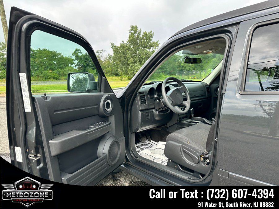 Used 2011 Dodge Nitro Heat AWD/4WD image 12