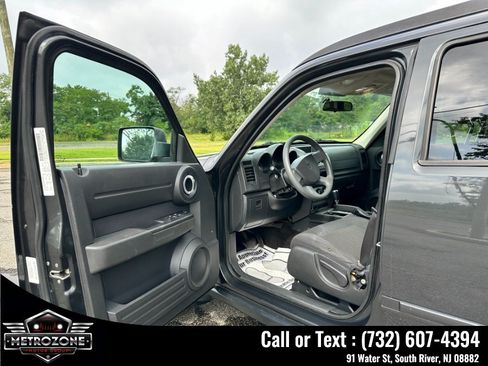 Used 2011 Dodge Nitro Heat AWD/4WD image 12