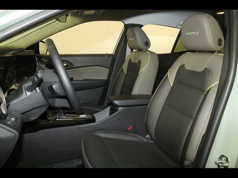 Certified 2025 Chevrolet Trax ACTIV w/ Driver Confidence Package FWD image 22