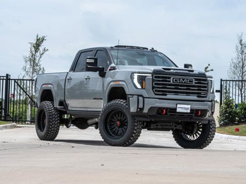 Used 2024 GMC Sierra 2500 AT4 w/ AT4 Premium Plus Package AWD/4WD image 2