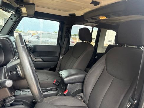 Used 2017 Jeep Wrangler Unlimited Sport w/ Quick Order Package 24S AWD/4WD image 9