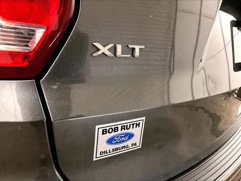 Used 2018 Ford Explorer XLT w/ Equipment Group 202A AWD/4WD image 14