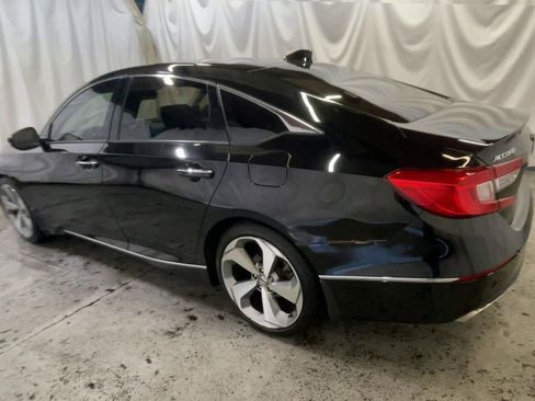 Used 2018 Honda Accord Touring image 6