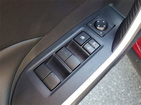 Used 2021 Toyota RAV4 XLE image 15