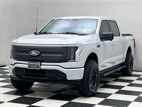 Used 2025 Ford F150 Lightning Flash image 4