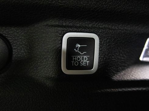 Used 2021 Jeep Grand Cherokee L Altitude image 36