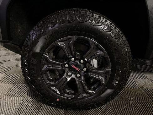 Used 2025 GMC Canyon Elevation w/ Convenience Package image 10