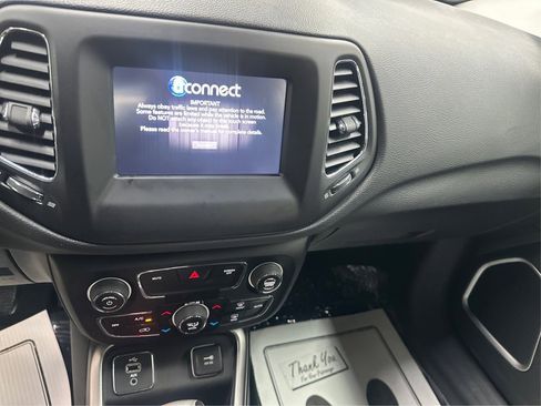 Used 2018 Jeep Compass Latitude w/ Popular Equipment Group image 22