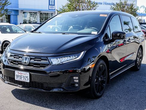 Used 2025 Honda Odyssey Sport-L image 3