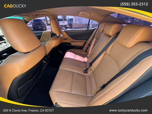 Used 2022 Lexus ES 300h w/ Premium Package FWD image 20