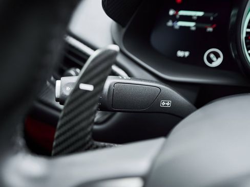 Used 2023 Aston Martin V12 Vantage image 56