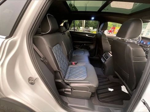 Used 2024 Volkswagen Atlas Cross Sport SEL Premium R-Line AWD/4WD image 16