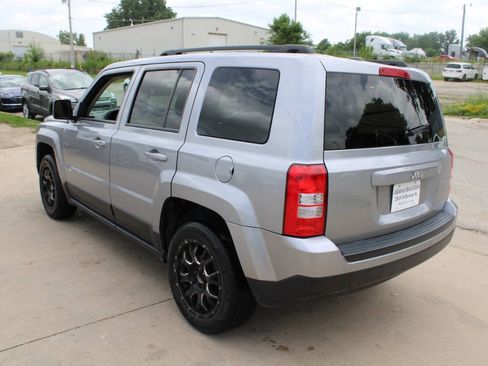 Used 2017 Jeep Patriot Latitude FWD image 6