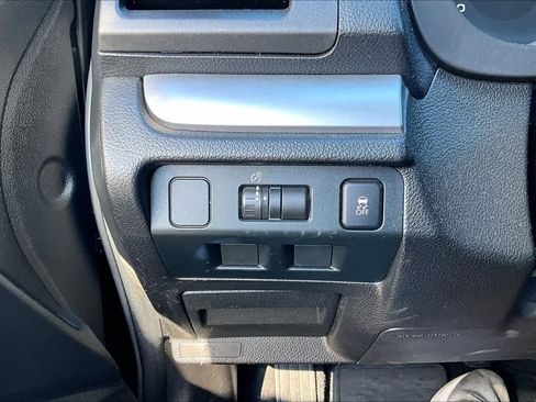 Used 2014 Subaru Crosstrek 2.0i Premium image 33