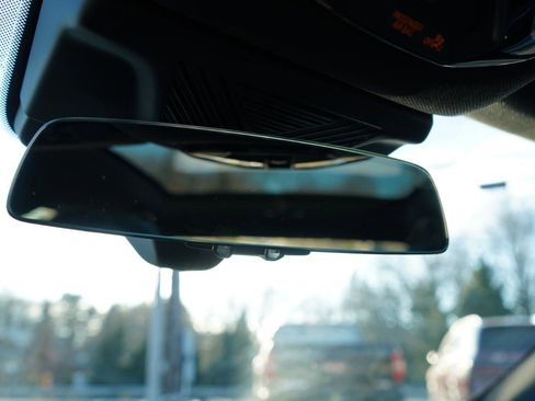 Used 2024 BMW 740i xDrive image 30