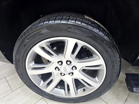 Used 2017 Cadillac Escalade ESV Premium Luxury image 45