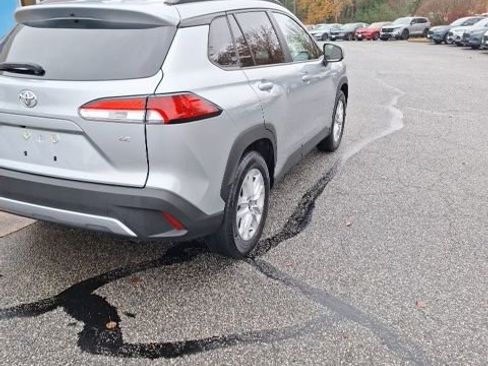 Used 2024 Toyota Corolla Cross LE image 7