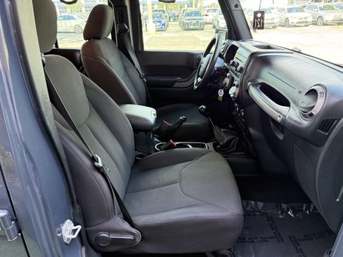 Used 2016 Jeep Wrangler Unlimited Sport AWD/4WD image 13