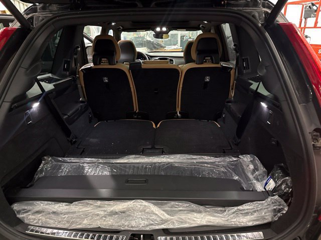 Used 2024 Volvo XC90 B6 Ultimate w/ Protection Package Premier AWD/4WD image 11