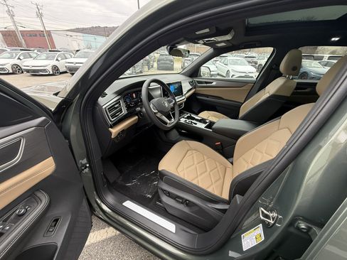 New 2026 Volkswagen Atlas Cross Sport SE image 12