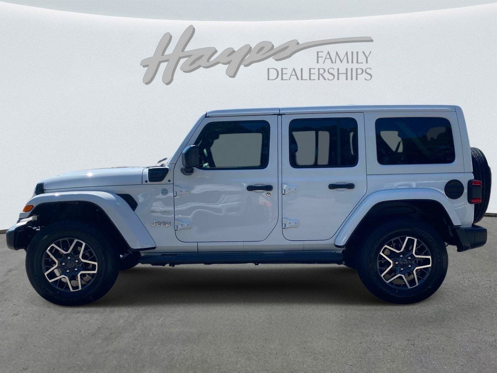 Used 2024 Jeep Wrangler Unlimited Sahara w/ Safety Group AWD/4WD image 8