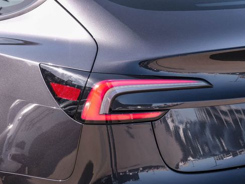 Used 2025 Tesla Model 3 Long Range RWD image 7