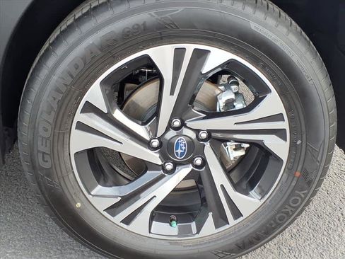 Used 2025 Subaru Crosstrek 2.0i Premium w/ Convenience Package #2 image 12