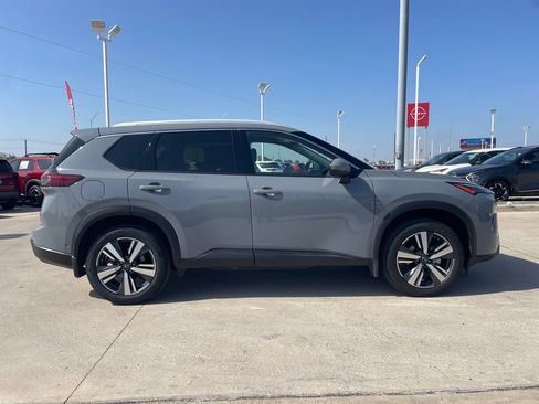 Certified 2025 Nissan Rogue SL AWD/4WD image 6