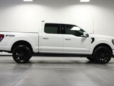 Used 2025 Ford F150 Lariat w/ Equipment Group 502A High AWD/4WD image 3