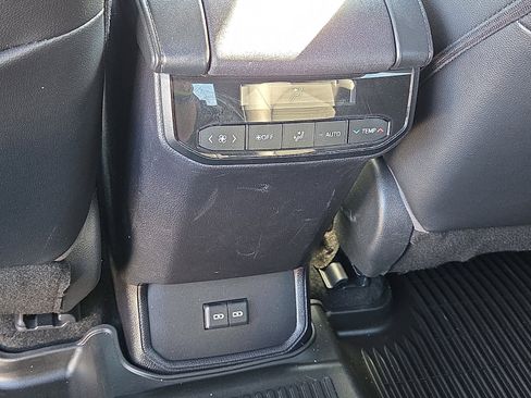 Used 2023 Toyota Highlander XSE image 12