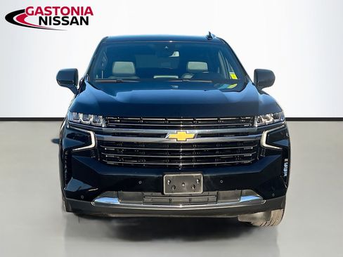 Used 2024 Chevrolet Suburban LT image 2