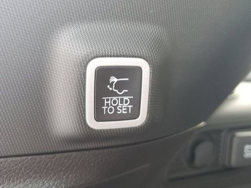 New 2025 Jeep Grand Cherokee Limited image 11