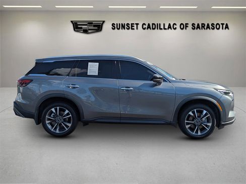 Used 2024 INFINITI QX60 Luxe w/ Vision Package image 2