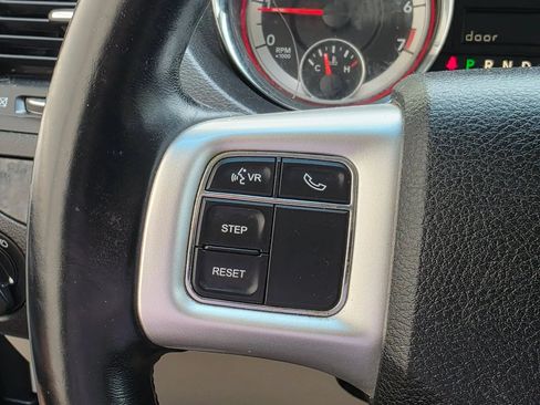 Used 2017 Dodge Grand Caravan SE w/ Power Window Group FWD image 14