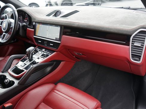 Used 2019 Porsche Cayenne image 20