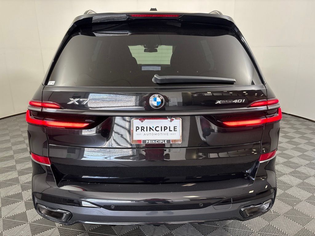 Certified 2026 BMW X7 xDrive40i w/ M Sport Package AWD/4WD image 6