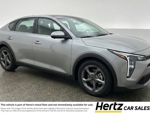 Used 2025 Kia K4 LXS image 1