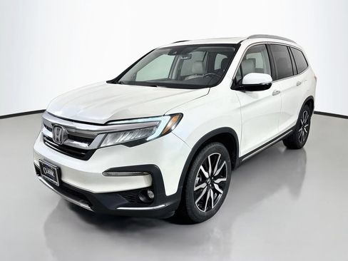 Used 2019 Honda Pilot Touring image 3