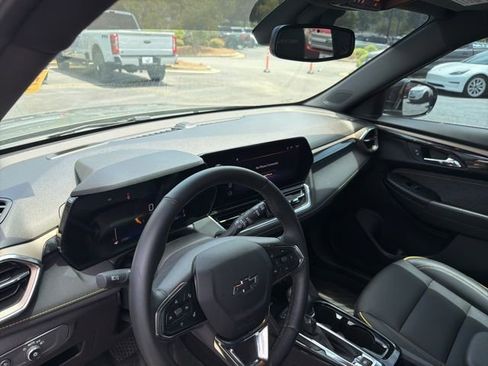 Used 2025 Chevrolet TrailBlazer ACTIV w/ Convenience Package FWD image 7