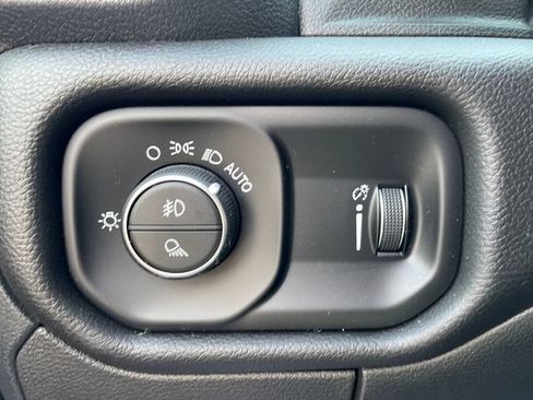 Used 2025 RAM 1500 Big Horn AWD/4WD image 23