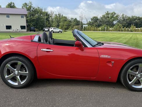Used 2008 Pontiac Solstice Convertible w/ Premium Package RWD image 13