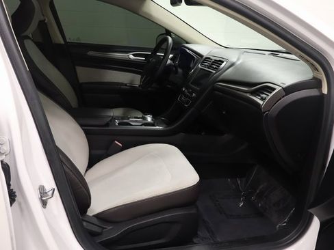 Used 2020 Ford Fusion SE w/ Equipment Group 151A image 14