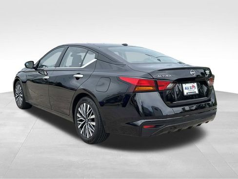 Used 2025 Nissan Altima 2.5 SV image 6