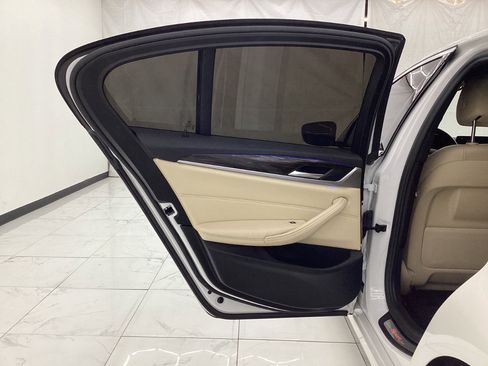 Used 2017 BMW 530i RWD image 24