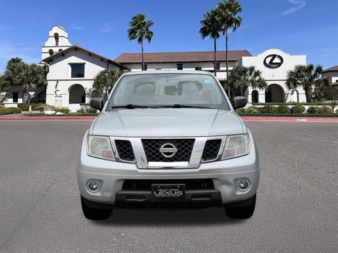 Used 2017 Nissan Frontier SV w/ SV Value Truck Package RWD image 6