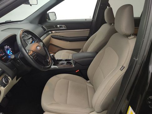 Used 2019 Ford Explorer XLT FWD image 17
